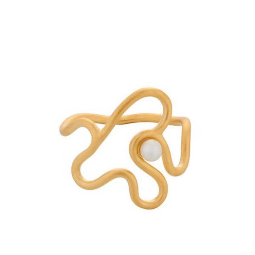 Bay Pearl ring i forgyldt sølv fra Pernille Corydon med organisk design og barokperle.